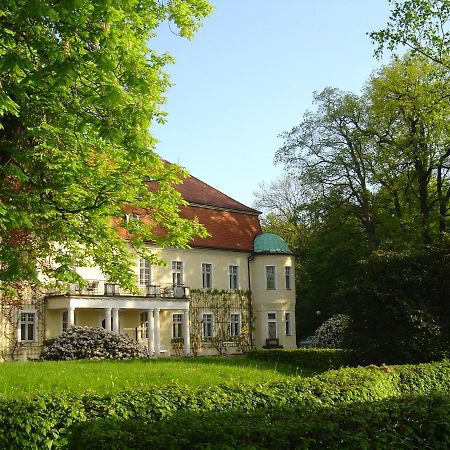 Hotel Schloss Schweinsburg Neukirchen-Pleisse Exterior photo