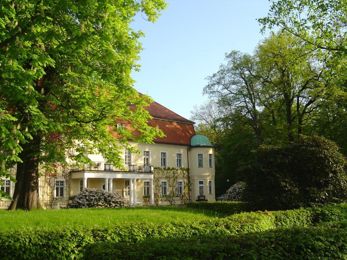 Hotel Schloss Schweinsburg Neukirchen-Pleisse Exterior photo
